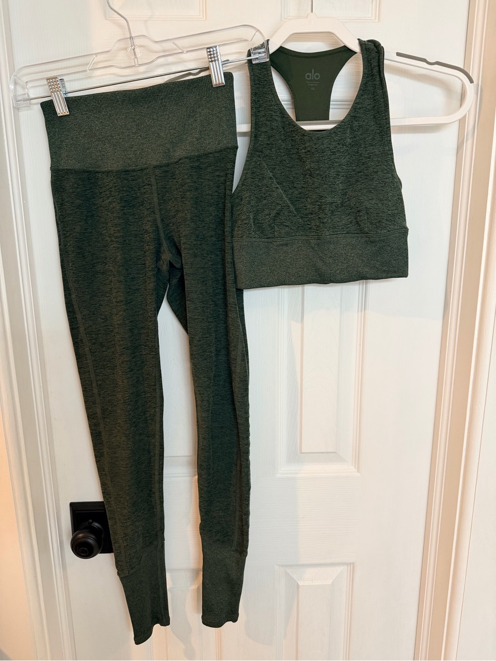 Alo Yoga Heathered Olive Green Sports Bra & Leggings Matching Set XS/S
Suggested